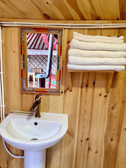 Luxe Double Bed Ger private bathroom