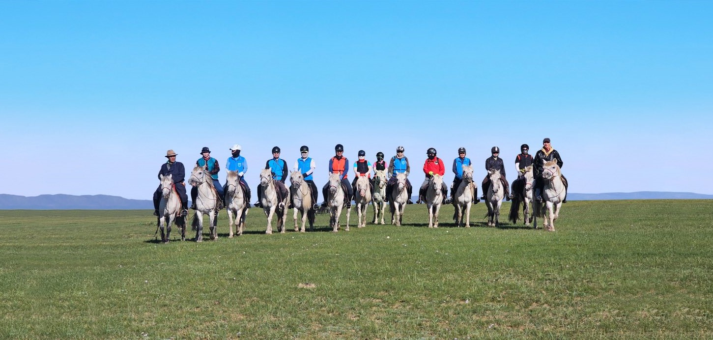 HORSE TOUR